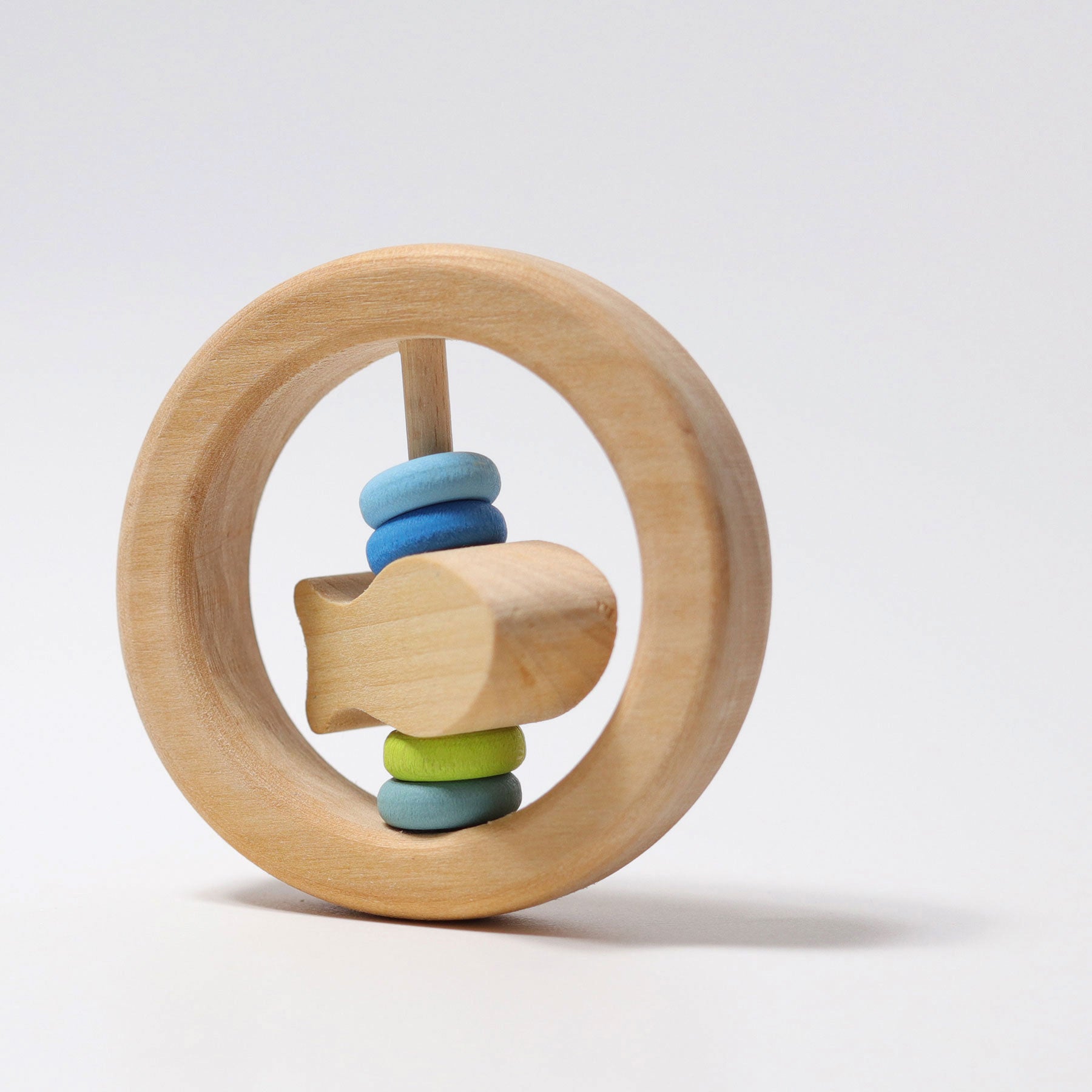 Rattle Fish-in-circle with discs