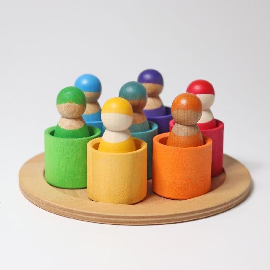 7 Rainbow Friends in 7 Bowls
