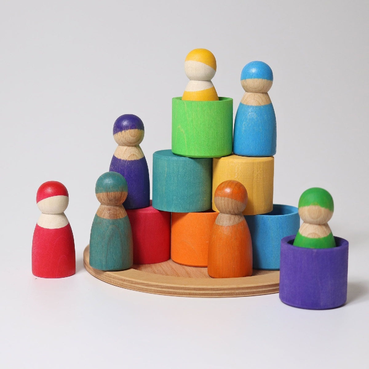 7 Rainbow Friends in 7 Bowls