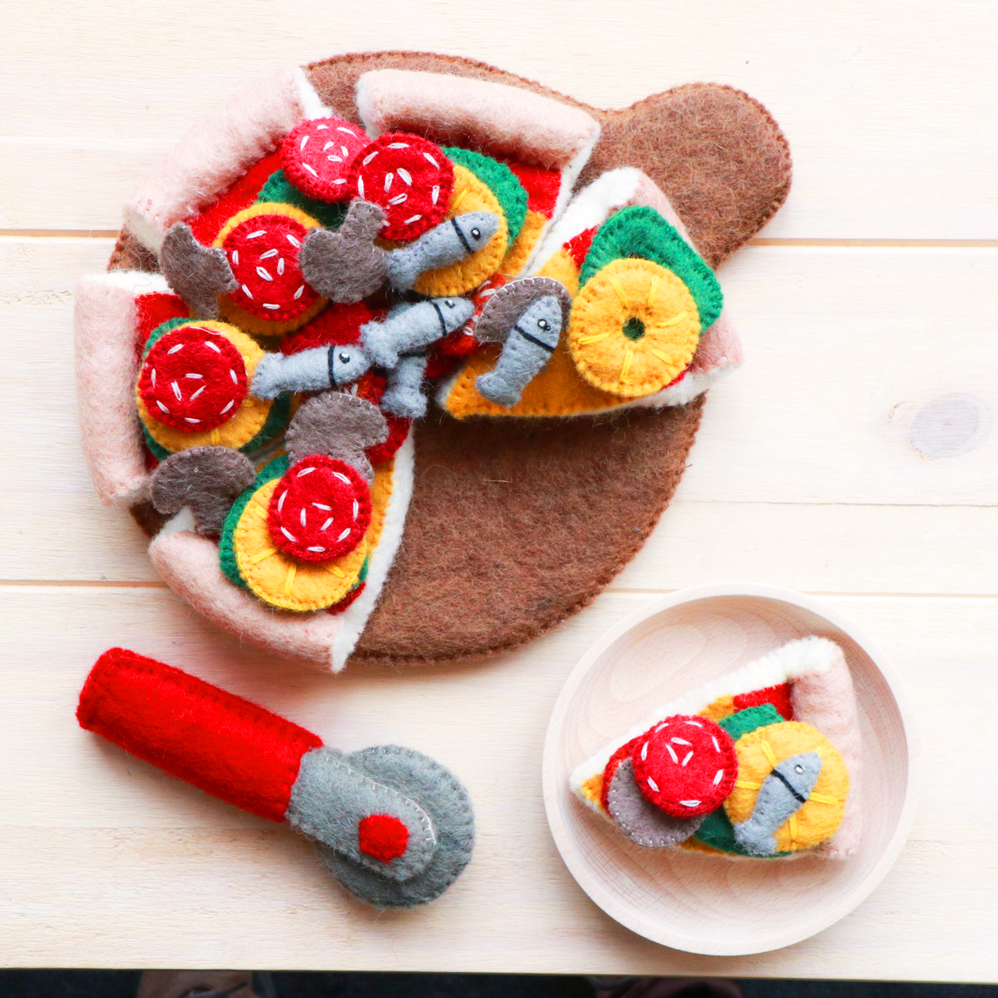 Food - Pizza With Cutter Set